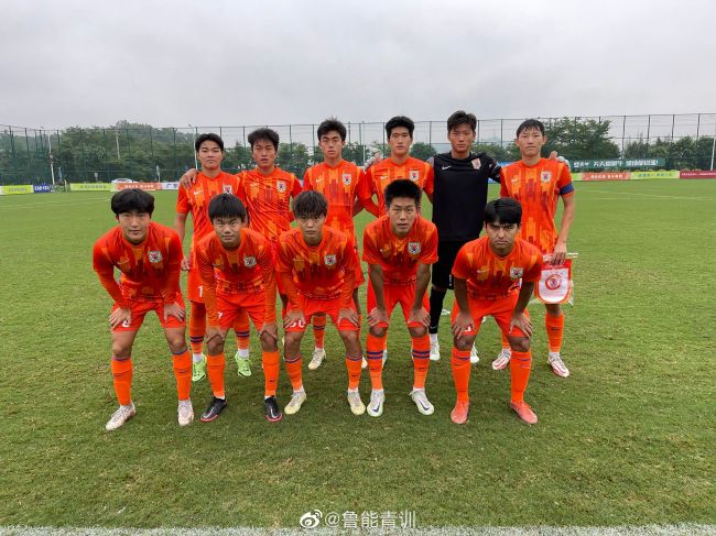 这个脚色现实上相当于影片的男主角了，超乎人类的优雅完善和沉着残暴，时刻在提示不雅众他不是人，而当他把维兰德老板当作父亲一样看待时，又能让人感受他身上透出的一丝人道化气味。